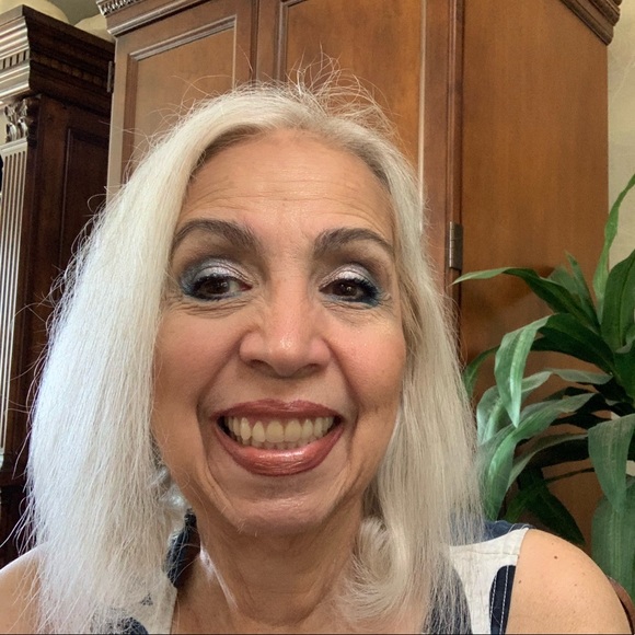 Meet your Posher, Geri - Picture 2 of 3